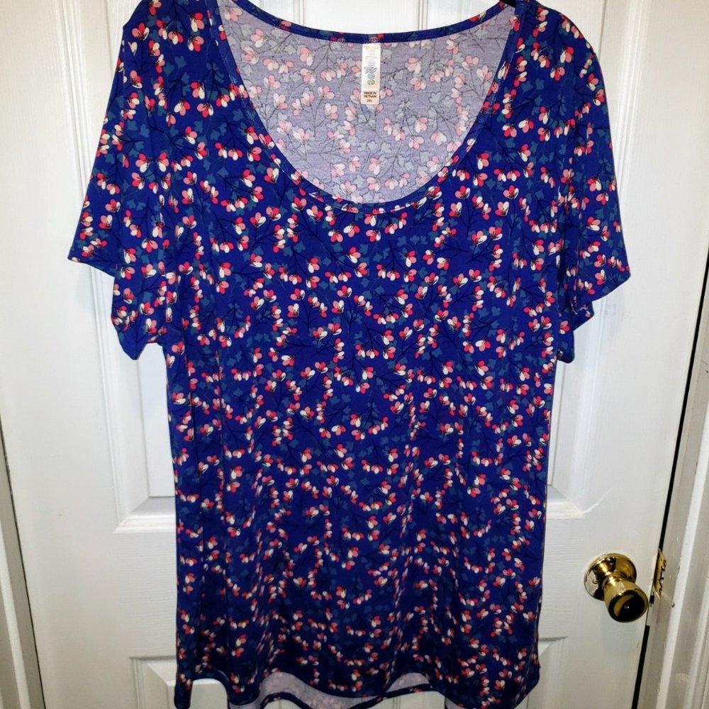 LulaRoe Classic Tee SZ 2xl EUC